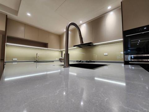 仁和居廚具有限公司 - 進口石英石檯面