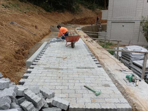 欣懋綠化工程有限公司 - 連鎖磚舖設