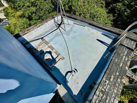 旭哥職人專業清潔 - 陽明山別墅月保養（水高壓機清洗）
水塔除青苔