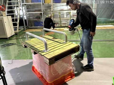 得勝企業社 - 噴漆作業