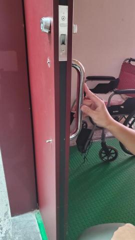 萬事事業社 - 更換門把