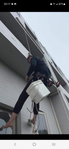 星豪電器 - 低樓層外牆繩索吊掛施作