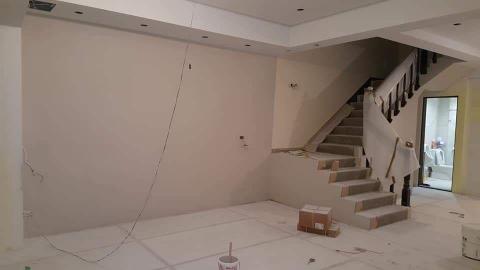 富有油漆工程 - 