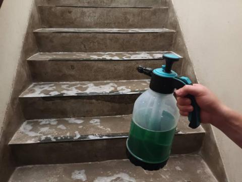 真鑽環保企業 - 專業清洗樓梯洗劑噴壺