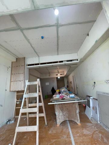 萌e油漆工坊 - 進場接縫處及釘子洞 AB膠施作