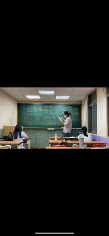 林進億 - 在補習班教書