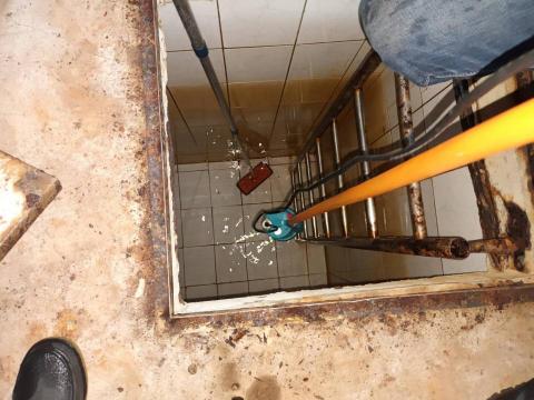 真鑽環保企業 - 清洗水塔