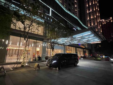 CrazyStudio - 飯店包車或接送