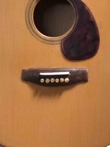 喬治老爹藝工坊 - 下琴枕、弦栓近照