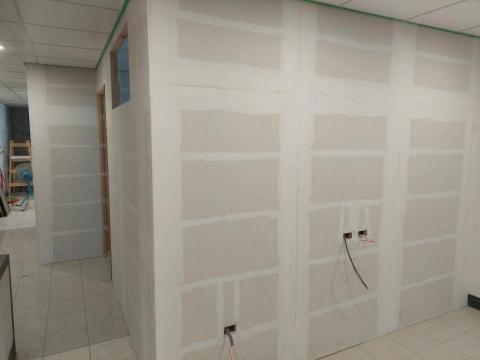 力爺油漆工程 - 北市松江路(矽酸鈣。施工中 力爺油漆工程 - 北市松江路(矽酸鈣。施工中