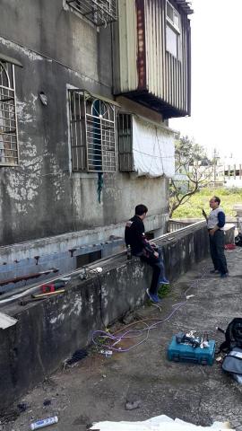 萬事事業社 - 鐵皮浪板骨架更換