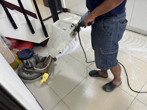 包滿意清潔 - 洗地