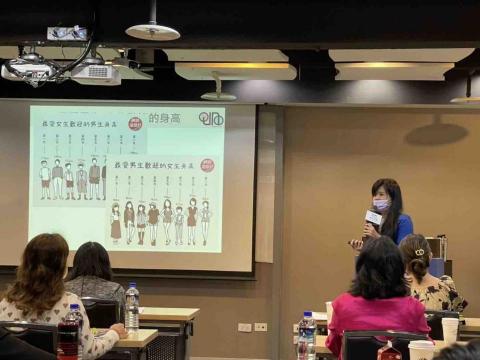 鄭玲君營養師 - 生醫公司營養演講