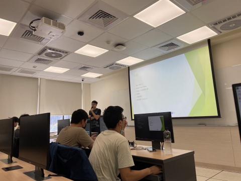 朱偉誌（阿偉） - 助教上課情形