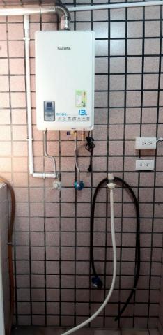 楊智水電匠 - 熱水管明管工程含強制排氣熱水器安裝 楊智水電匠 - 熱水管明管工程含強制排氣熱水器安裝