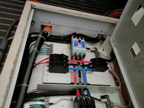 皓泰環保服務有限公司 - 電箱管孔鼠徑封堵完成