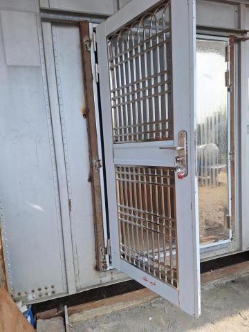 簡宗威 于杰鐵類工程 - 屏東長治內開門 改成外開門 配件重新改過 簡宗威 于杰鐵類工程 - 屏東長治內開門 改成外開門 配件重新改過