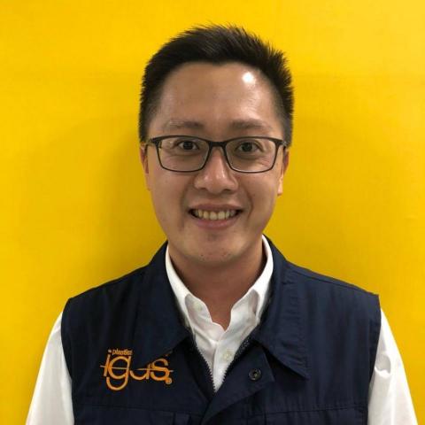 陳柏蒼 Stephen  - 2019年-2023年，在德商企業擔任業務工作時的形象照