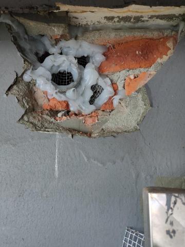 皓泰環保服務有限公司 - 餐廳後巷鼠徑封堵完成