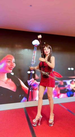 史瑪特百業有限公司 - 表演藝人