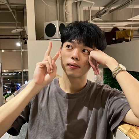 提供剪podcast服務的專家Rogers Shih