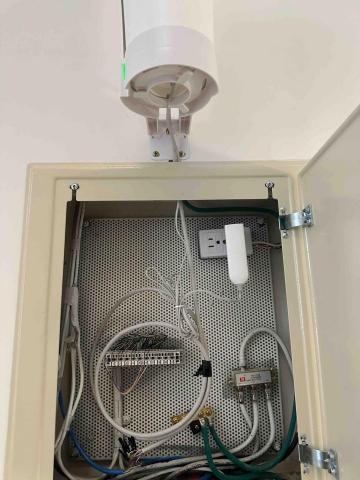 富潤水電工程行 - 各樓層無線網路安裝。