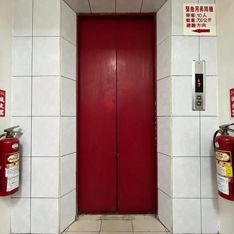 Hsu貼膜 - 大樓電梯施作前