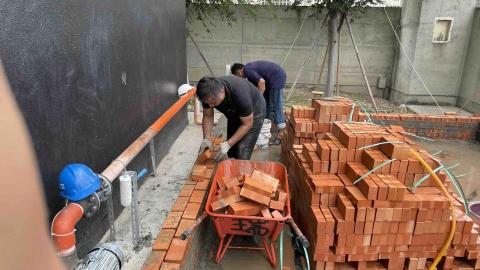 啟聖工程 - 砌磚頭
