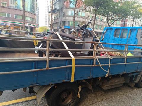 資妙景 - 電動車