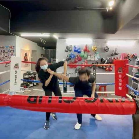 克里斯 實戰防身綜合格鬥拳擊健身 -  克里斯 實戰防身綜合格鬥拳擊健身 -