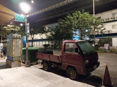 夢隼企業社 - 機車托運/靠行 車齡:40歲(40years) 夢隼企業社 - 機車托運/靠行 車齡:40歲(40years)