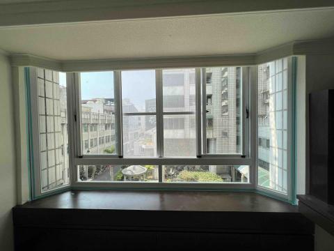 吳宗憲 - 客房扇型窗