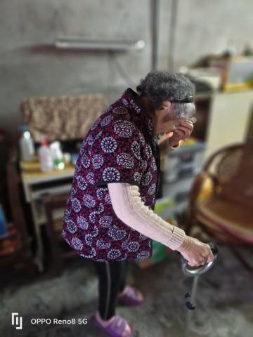 湯翰章 - 安全看視，陪伴，關節活動