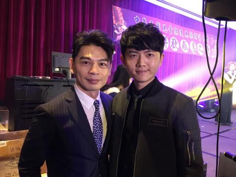 藍羽毛魔術工作室 - 