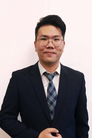 Eric LIU - 你好，我是Eric。如果有任何移民問題都可以免費咨詢。
歡迎咨詢eric+immi