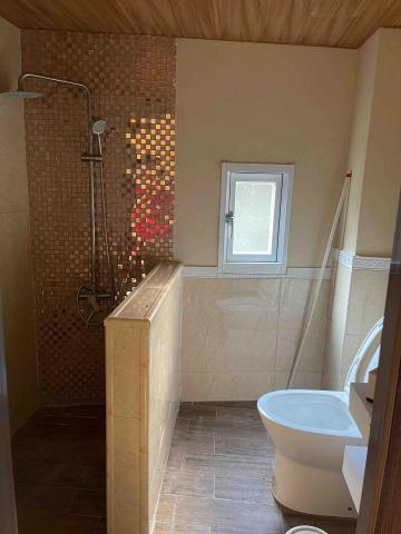 高雄土水泥作聯合工程行 - 出租套房浴廁