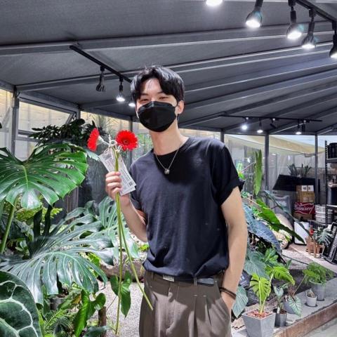 提供遛狗服務的專家Syo