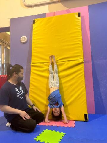 黃凱威 - 倒立訓練