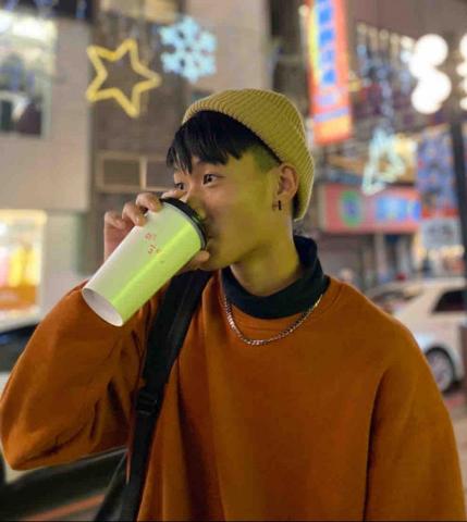 提供溫罐刮痧服務的專家溫欣