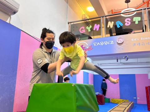 黃凱威 - 跳箱訓練