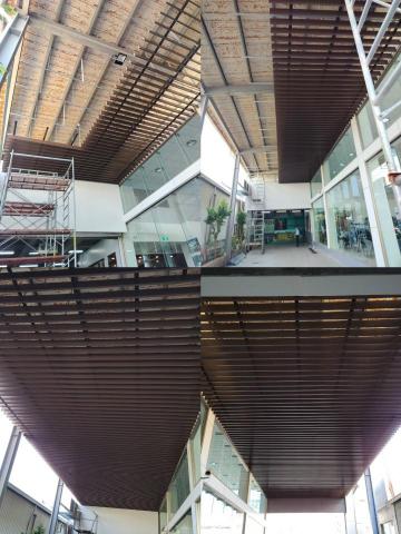 尚鎰工程 - 新營福特汽車營業鎖車道鋁格柵天花板