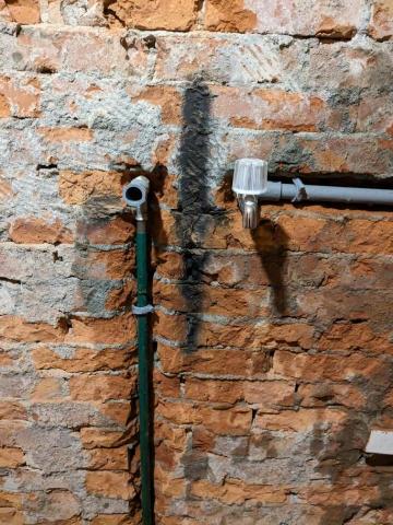 承家水電工程行 - 浴室冷熱水管重新配置