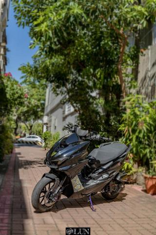 董易倫 - 機車靜態攝影，可以幫想記錄車子改裝的過程 ，拍攝記錄