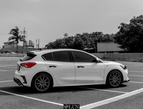 董易倫 - 汽車靜態攝影