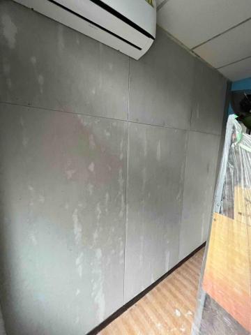 張耀仁 - 房間上水泥板還沒鋪平前