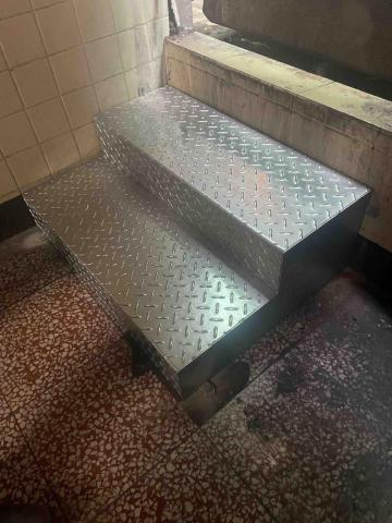 水元實業 - 鍍鋅花板樓梯