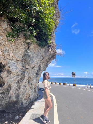 施萍 - 近期出遠門遊玩放鬆的照片，看起來很善解人意吧！