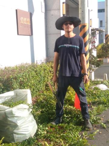 王東明 - 綠籬修整自拍 王東明 - 綠籬修整自拍