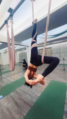 HST_ aerial yoga - 