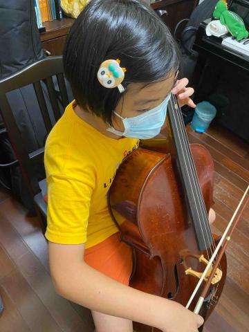 Christy 兔兔老師 - 大提琴學生